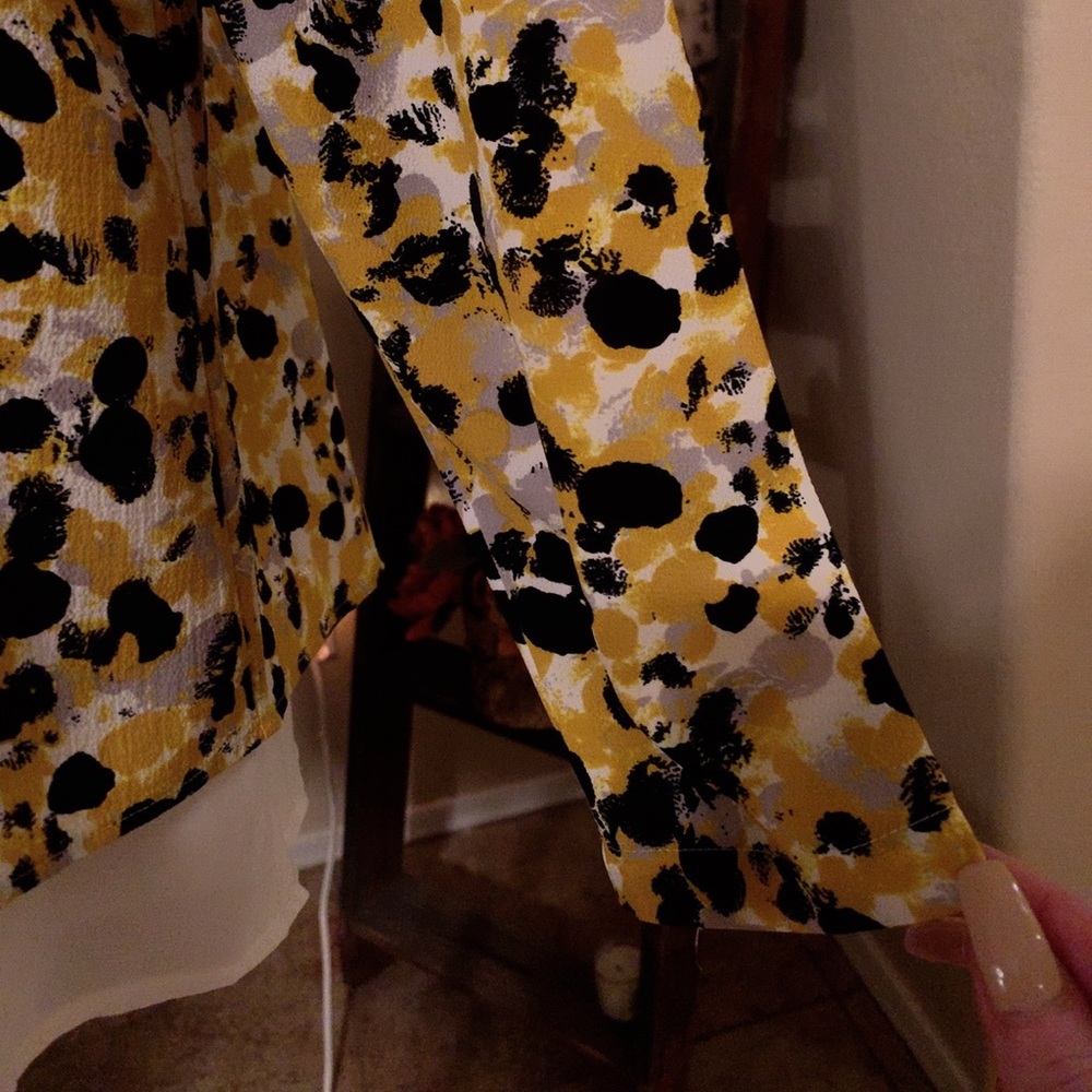 ❌SOLD❌H&M blouse - Picture 4 of 8